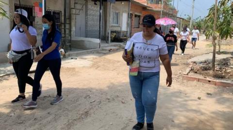 Voluntarios con la comunidad de Ciudad Bonita